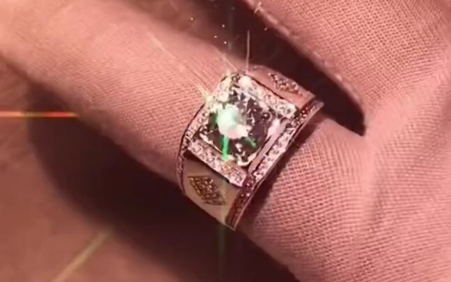 صنعنا اليوم خاتمًا مميزًا للغاية!