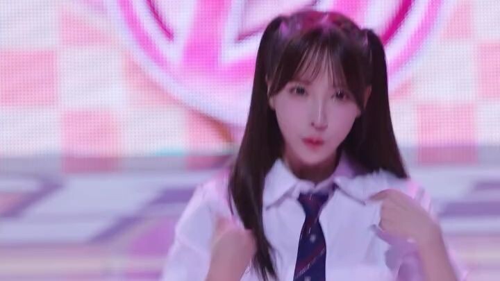 【Yua Mikami】Cuối cùng cũng được tận mắt chứng kiến phiên bản học sinh của Yua – vũ đạo giữa sân “202