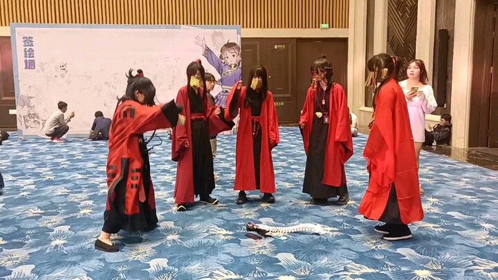 爱如李火旺，但是是月邪春典
