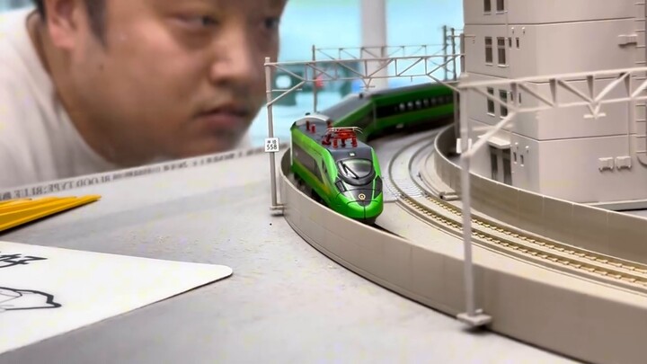 CR200J Dynamic N Scale Train Model Hands-On feat. Yamada