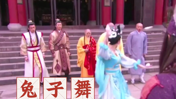兔年快到了，一起来跳兔子舞吧，由白雪同学领舞