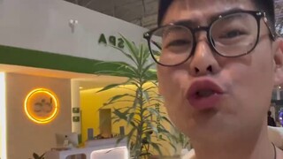 หากคุณพบร้านค้าที่น่าสงสัยในสนามบินแอฟริกา คุณต้องสอนบทเรียนให้เขา! ไม่แปลกใจที่ชาวจีนหลายแสนคนต้องอ