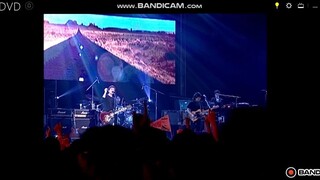 อยากให้อยู่ด้วยไหม (Live Version)  - อัสนี วสันต์