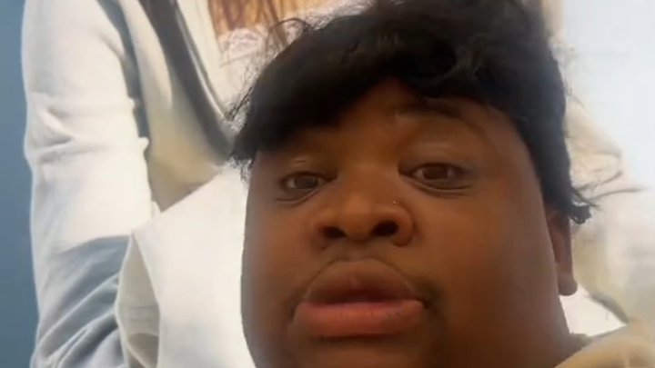 @Expose the friends around you who are pretending to be deaf!