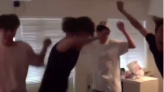 【فرقة BTS】مسابقة الرقص العشوائي في جولة شمال أوروبا/ من كونغ فو الأجداد إلى رقصة الفتيات Cheer up ثم