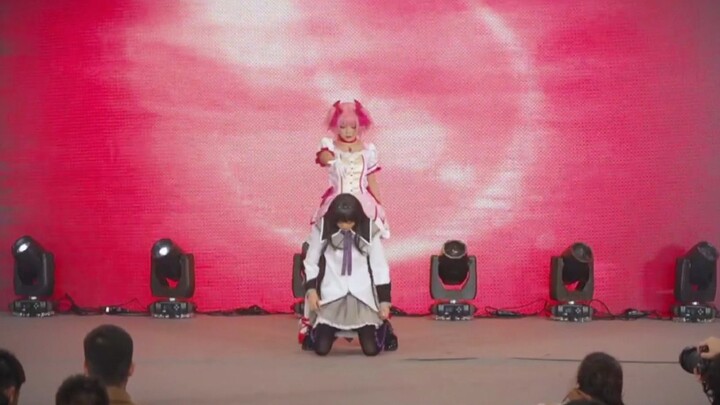 [วงกลม × ชิค] เวทีนิทรรศการการ์ตูนปลาขี้หึงที่โดดเดี่ยวเวอร์ชั่นยืนเปลวไฟที่หายาก