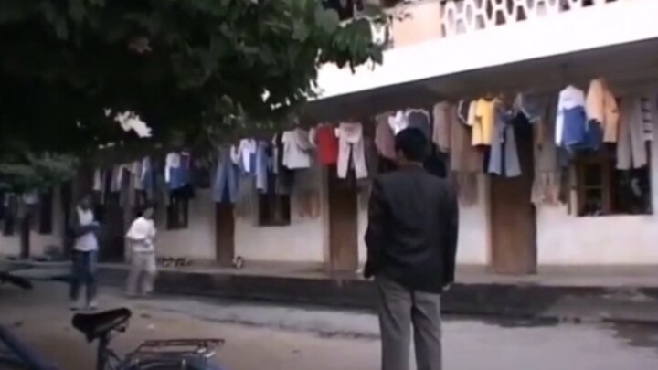 2008年高三男生宿舍睡到课间操才起来的极个别同学，这个场景是不是让你记忆犹新