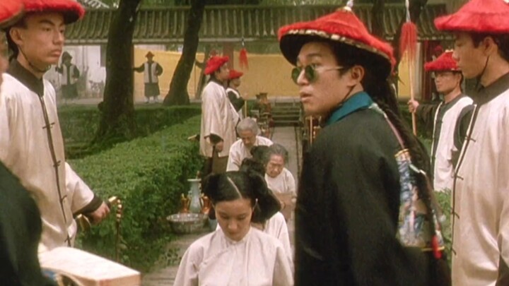This clip of Wei Xiaobao confiscating Ao Bait’s estate is truly a classic within the classics of “De