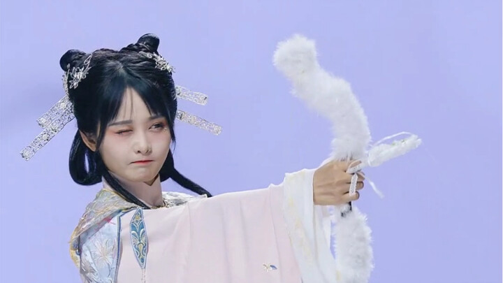 [Yang Fuyu] [Runway Walk] Probably a rustic Cupid outfit