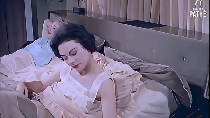 الصدمة 🤯 هذا تصميم غرفة نوم منذ 60 عامًا!