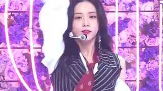 Ganti kostum sekali klik ||. Ambil gambar langsung panggung "Lovesick Girls" JISOO untuk merasakan p