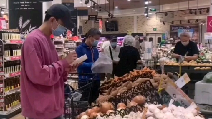Wu Lei và Reba có thể nói tôi là một quả trứng chim điên hahaha
