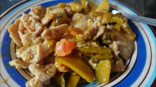 Thai Food วิธีทำผัดฝักทองใส่หมูไข่เค็ม เมนูง่ายๆแบบเด็กหอ Stir Fry Pumpkin with Pork