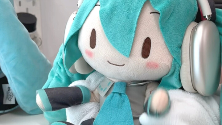 Customer service Miku sangat tidak senang melayani Anda