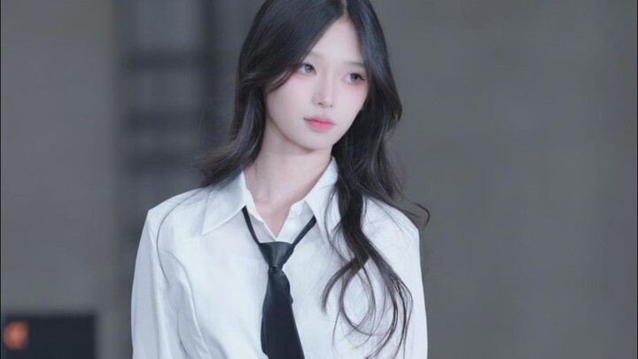 【KZ】14.12.2025 Nhóm Roadshow 5 “Váy ngắn” [Roadshow KDC] tại Thành Đô · Hồng Thương 101