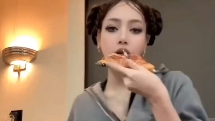 Người thiếu năng lượng nghe xong lịch trình quân đặc chủng của Lisa đã mệt muốn chết rồi