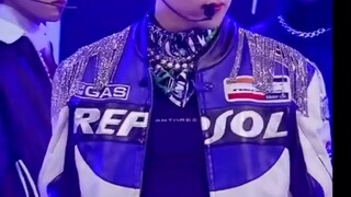 Nha Phóng Ca: Mép miệng tôi còn khó kiềm chế hơn cả AK [khóc]