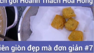 Cách gói Hoành Thách Hoa Hồng chiên giòn đẹp mà đơn giản phần 7