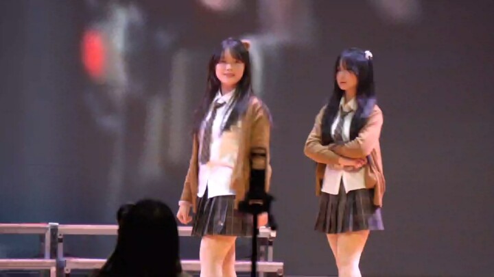 งานเลี้ยงวันขึ้นปีใหม่ ม.3 โรงเรียนเซิงกั๋วฝาน ห้องเสี่ยวหลิน