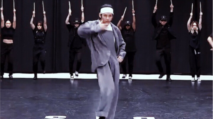 [Kim Taehyung] Super cool 'ON' dance practice room V focus