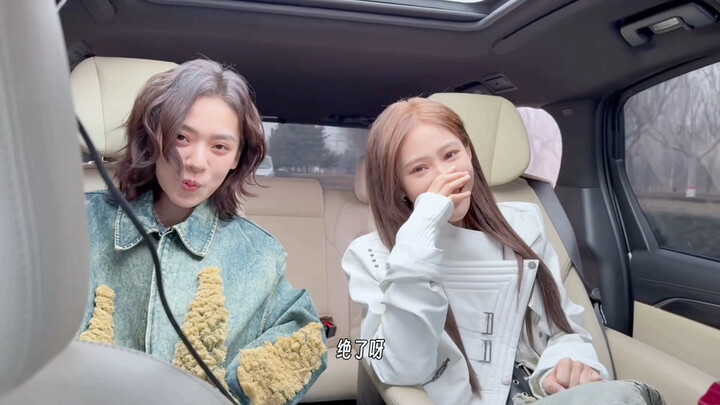 [Yuan Yiqi, Wang Xiaoyunzi] What was added to this video? It’s making me laugh so hard 😂😂😂