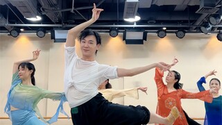 ระบำพระสนมอันงดงาม "ร้อยระบำ" มาถึงแล้ว ฉันถูกดึงเข้าสู่ภาพอย่างเต็มตัว และตั้งตารอชมภาคต่อ