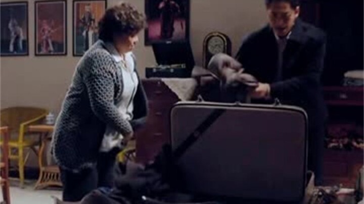 After 20 years of marriage, her husband was full of disdain. Unexpectedly, after the divorce, she me