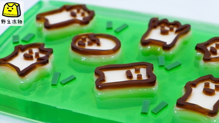 Piles of kitty poop on the lush green grass #EveOneCat Jelly Edition ^_^