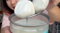 Keju nyamar jadi bakso ikan Bentuk dan warnanya mirip banget sama bakso ikan , digigit juga kenyal