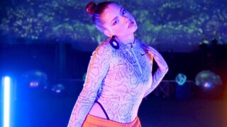 Super addictive shuffle! Stunning beauty Dytto stars in the official dance music video for Matt Stef