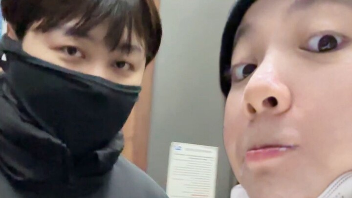 After three years of waiting, my boyfriend finally turned out to be a handsome guy!!!