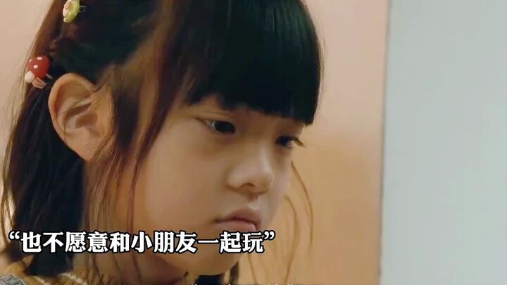 Cô con gái từ nhỏ vốn chẳng chịu mở lời, vậy mà khi bố bị oan thì lại cất tiếng nói