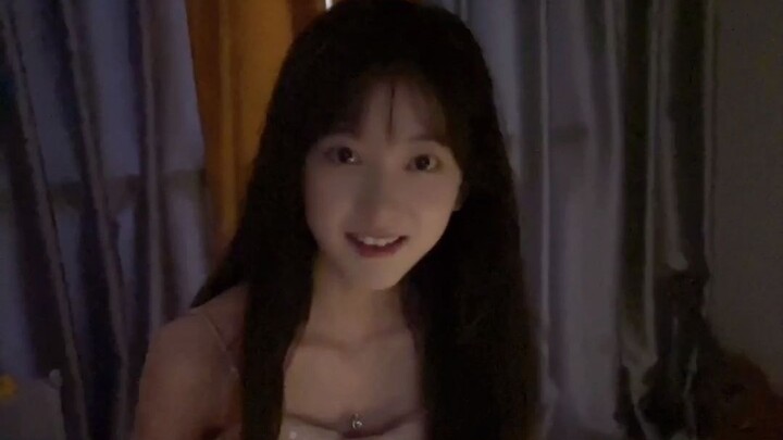 Cinta yang paling indah adalah ketika kedua belah pihak saling berlari menuju satu sama lain.