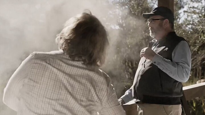 “911” ช่วยเพื่อนรักที่จากไปโปรยเถ้ากระดูก แต่ดันโปรยเข้าปากซะงั้น แหม รสชาติดีสุดๆ… “สายด่วนฉุกเฉิน 