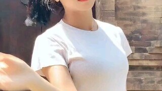 wah panas ya diluar sana kak🥵