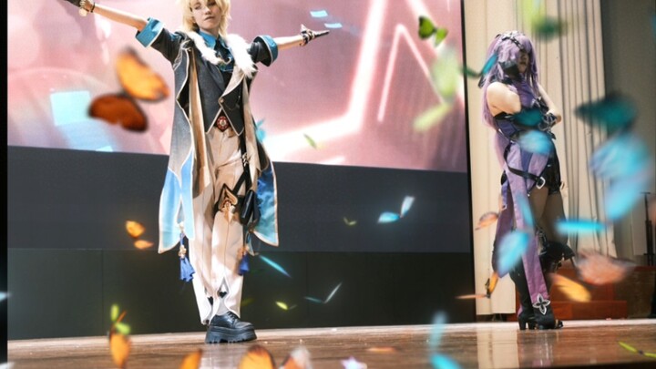Sebenarnya cosplay oleh Sand Jin untuk membawakan Sleepless Night di auditorium sekolah