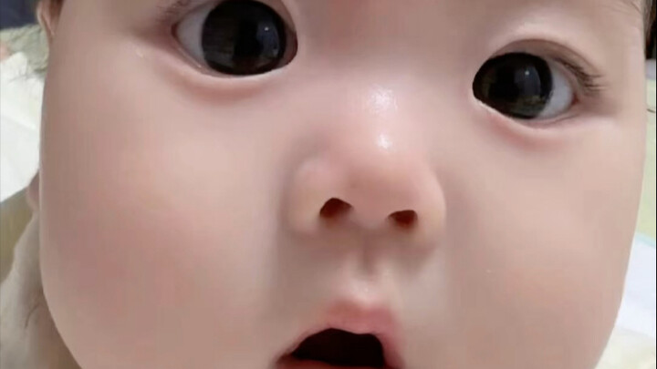 هذه ابنتي الجميلة التي أنجبتها مقابل مليوني يوان