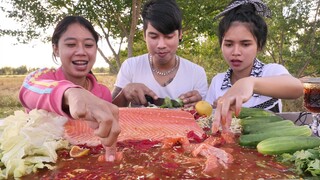 กินเเซวมอลเป็นตัว กับน้ำเผ็กทะเลเดือด เเซ่บมากก