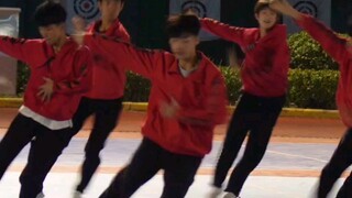为什么校服总是让人无法自拔，因为校服之下是青春#淮南世际艺术学校 #校服 #青春的样子