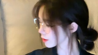 “眼镜一带，神志懈怠。”