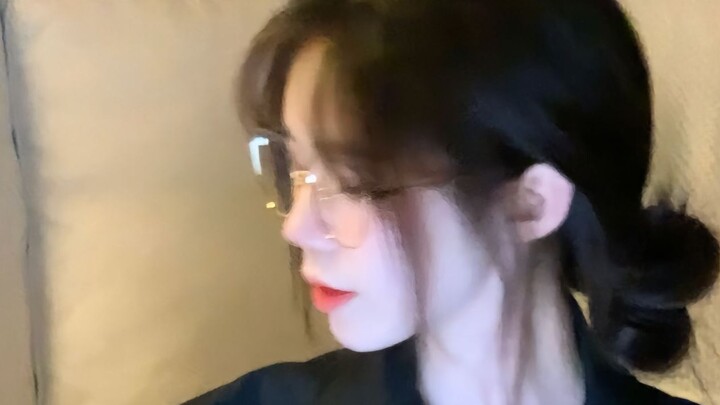 "Khi đeo kính, người ta trở nên uể oải."
