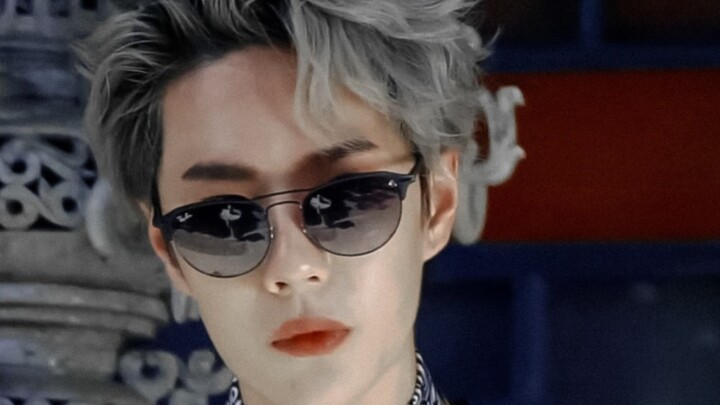 หวังอี้ป๋อในวัยที่เชื่อฟังมากในปีนั้นๆ