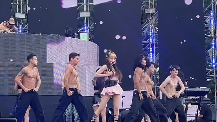 Là Kim Hyun A đó! Màn trình diễn trực tiếp mới nhất của Ma Nhi và anh rể, cặp đôi “máy nổ” này đúng 
