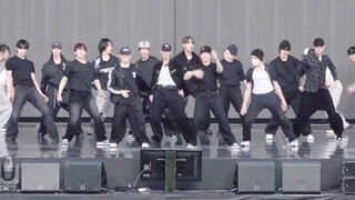 【SEVENTEEN】Maestro's new song official dance practice room! Such neat footsteps!