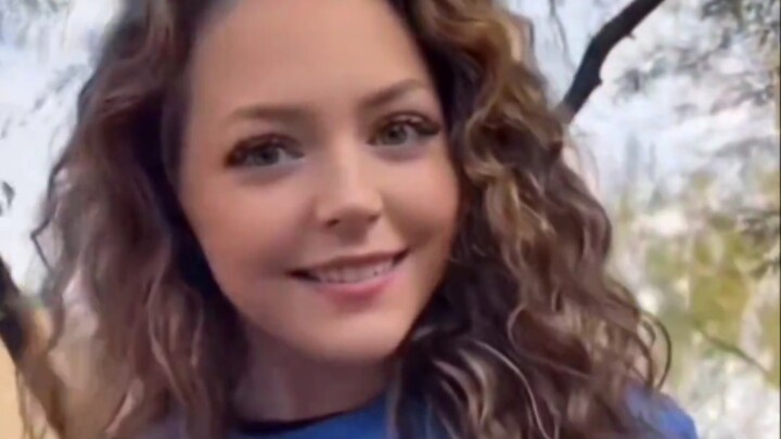 美少女给你送外卖