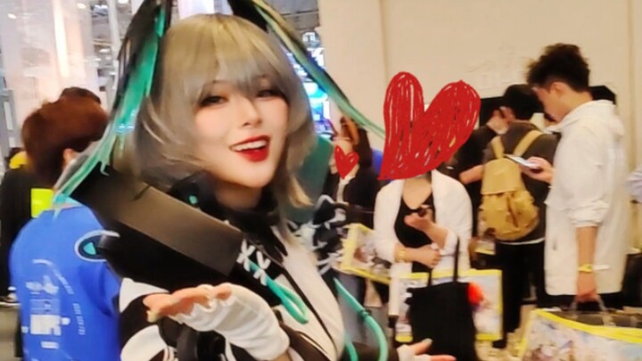 โฮลไฮย่าส่งจูบแบบใกล้ชิดสุดๆ!!! [อาร์กไนต์ส แกรนด์แฟร์ วันที่ 2 ( *ˊᵕˋ)✩︎]