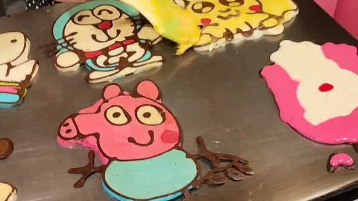 Thai Cuisine: Do the cartoon pancakes sold at street stalls have your favorite designs?