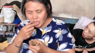 “Tanpamu, saya akan tetap memakan akar pohon.” Lihatlah perubahan yang dilakukan 170.000 orang pada 