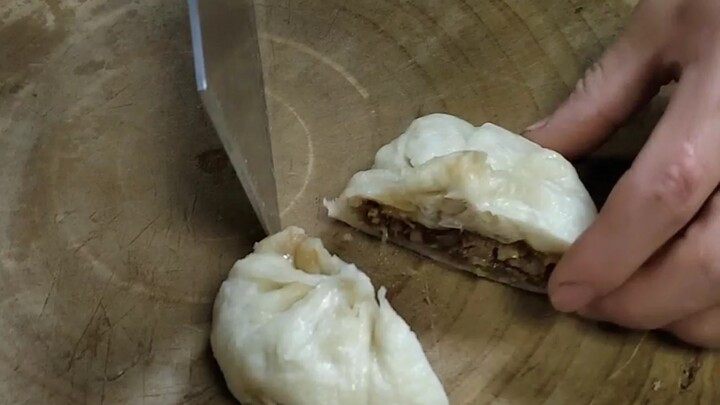 قطّع الباوتسى إلى أربع قطع بثلاثة شقوق