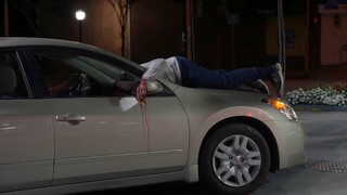 【911】女子车上插了个人竟不知，路人以为是玩具……《紧急救援S3-06》